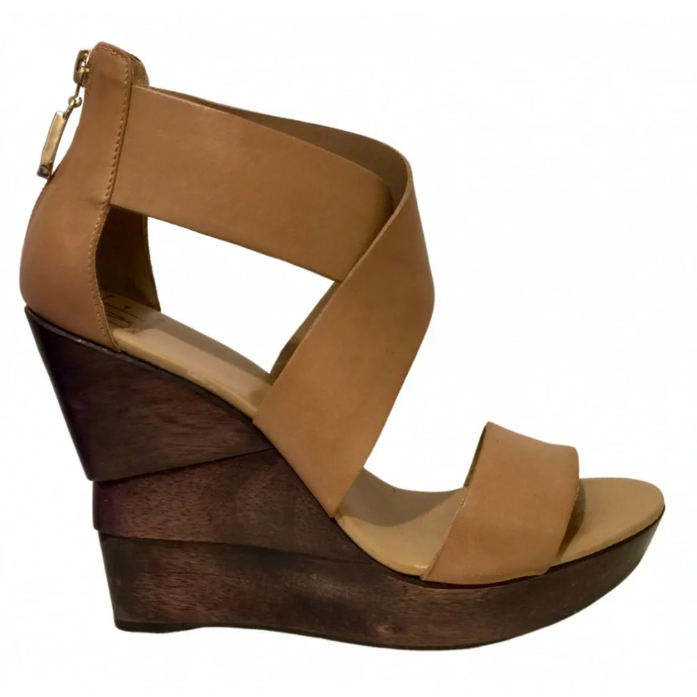 Diane von Furstenberg Opal Wedge size 6